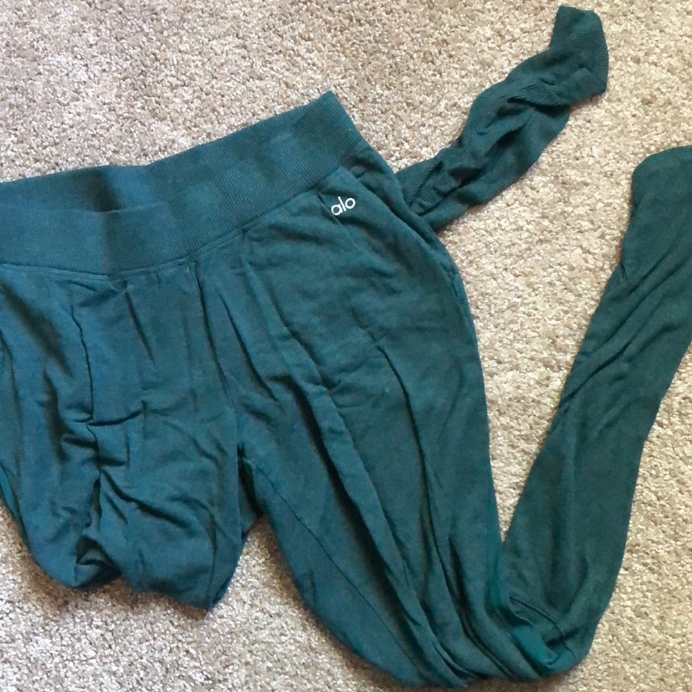 Alo Yoga lounge pants